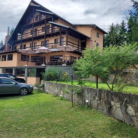 Pensiunea La Taverna Trăisteni Exteriör bild