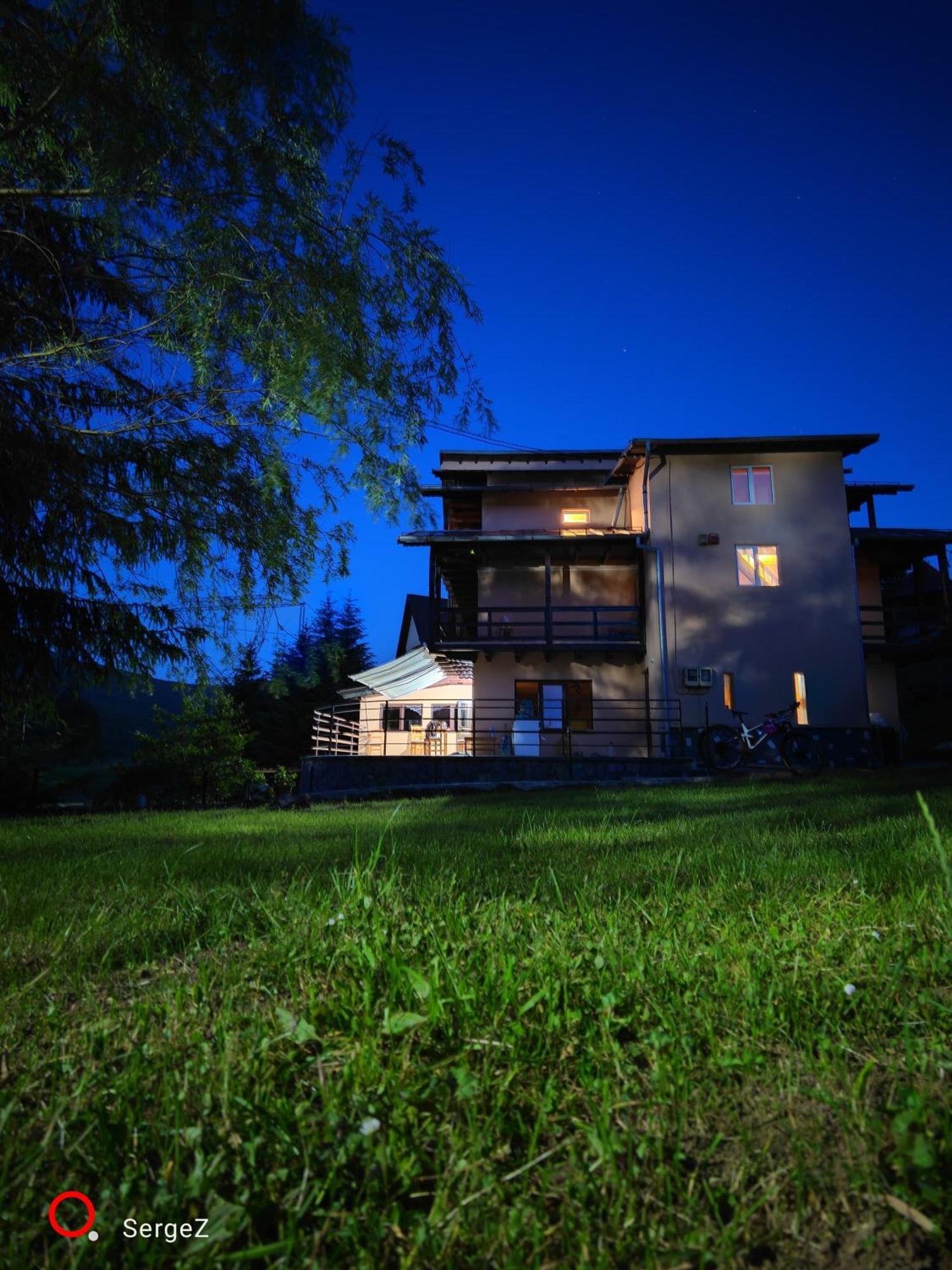Pensiunea La Taverna Trăisteni Exteriör bild