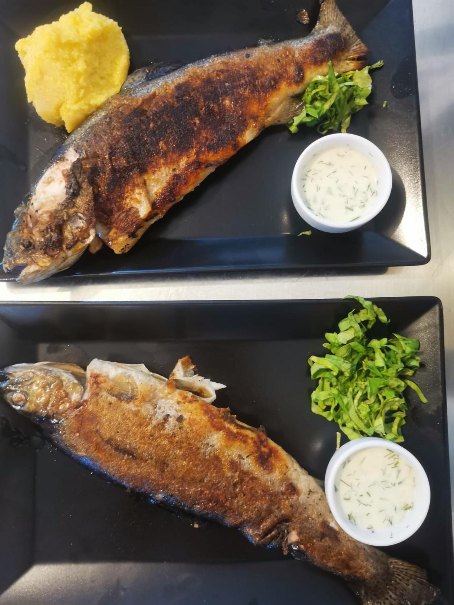 Pensiunea La Taverna Trăisteni Exteriör bild