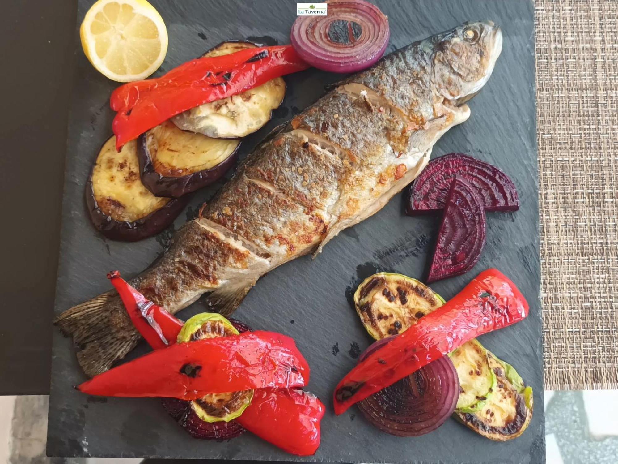 Pensiunea La Taverna Trăisteni Exteriör bild
