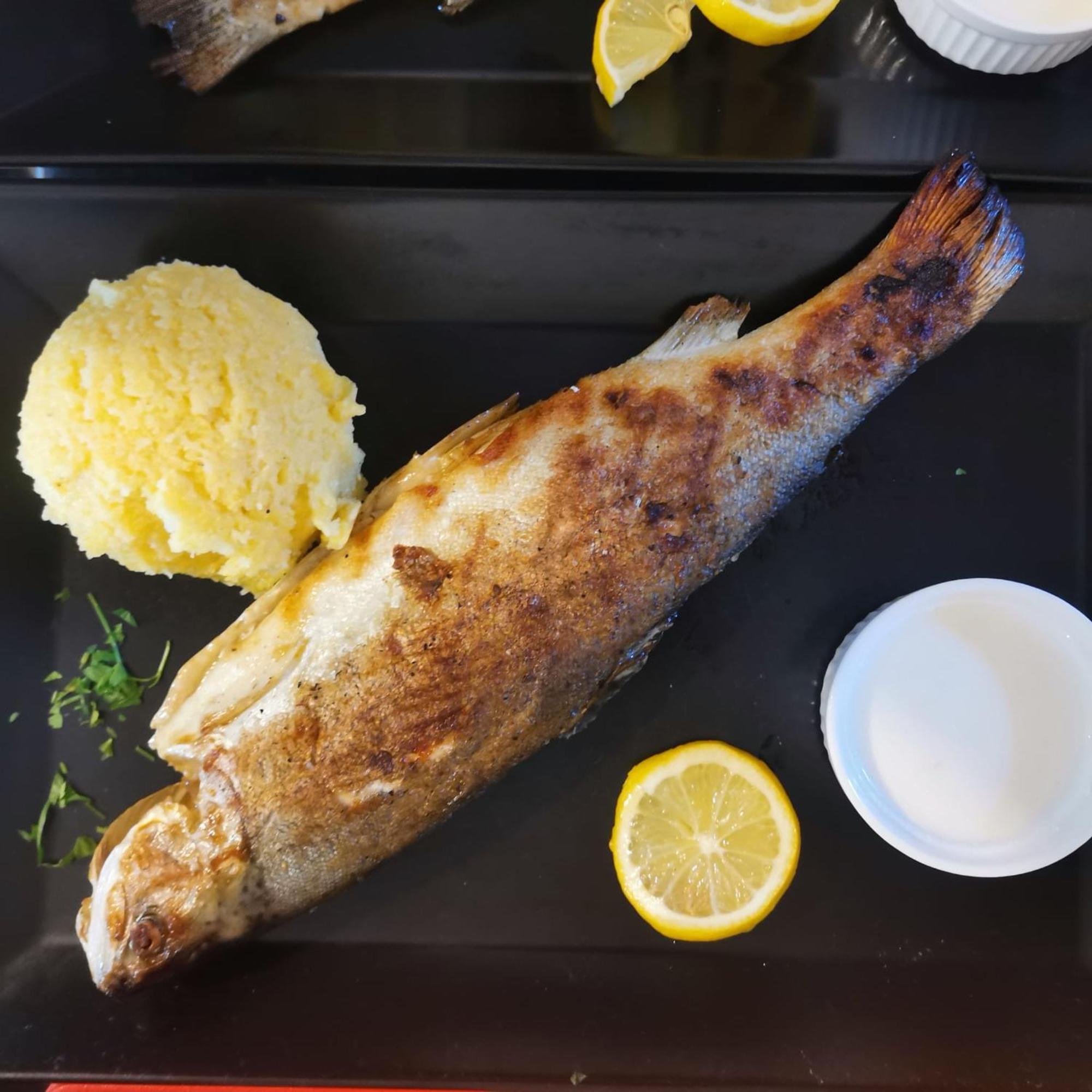 Pensiunea La Taverna Trăisteni Exteriör bild